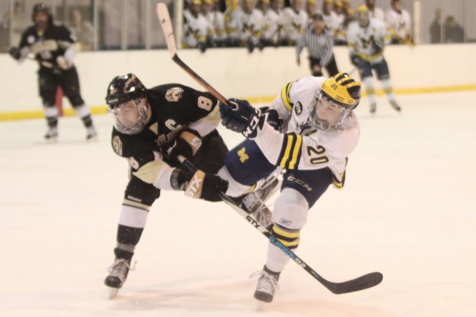 Wolverines win fifth straight in rout of Oakland
