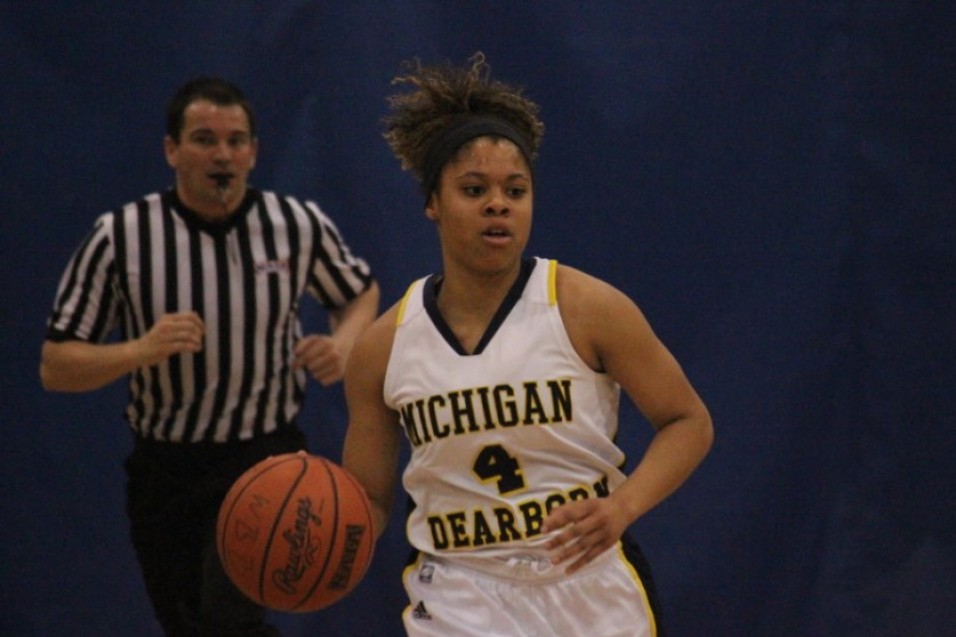 Women's Basketball Comes Up Short Against Concordia