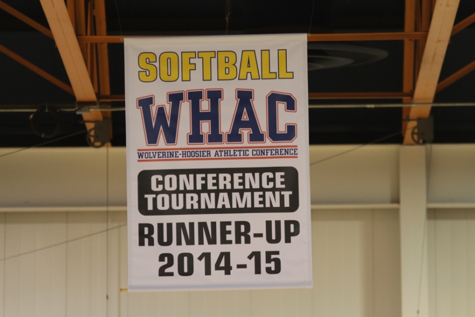 Softball Team Unveils Banner and Has Successful Fall