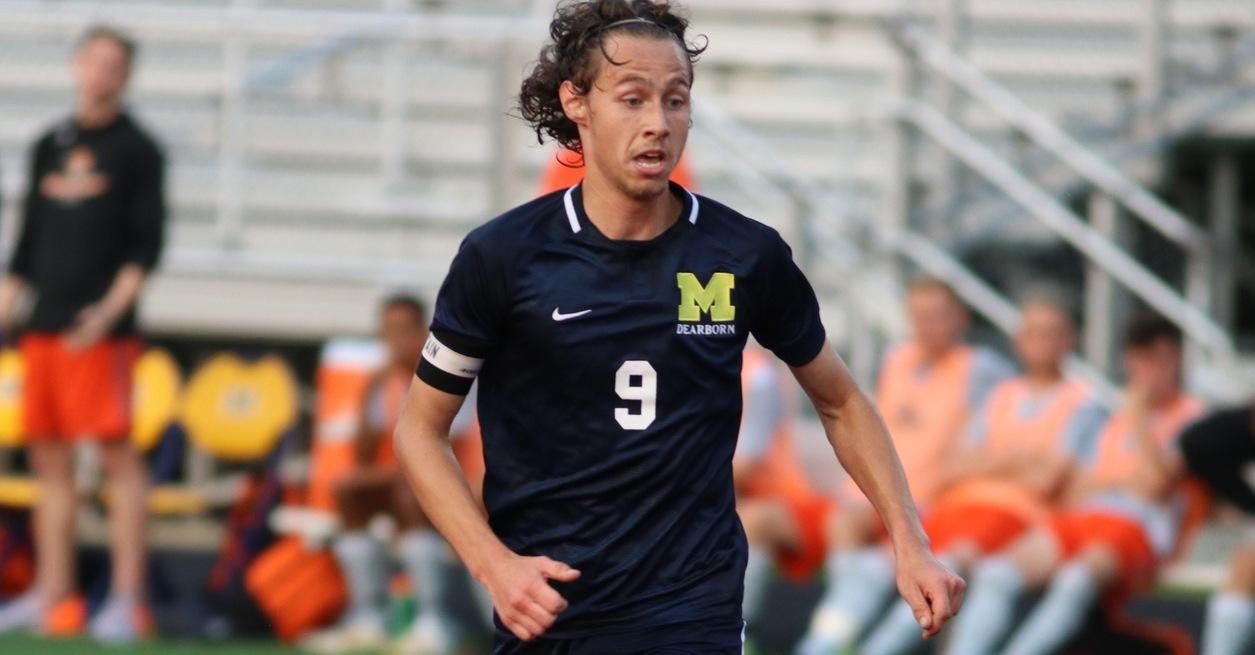 Late Goal Pushes Wolverines past Hornets 2-1
